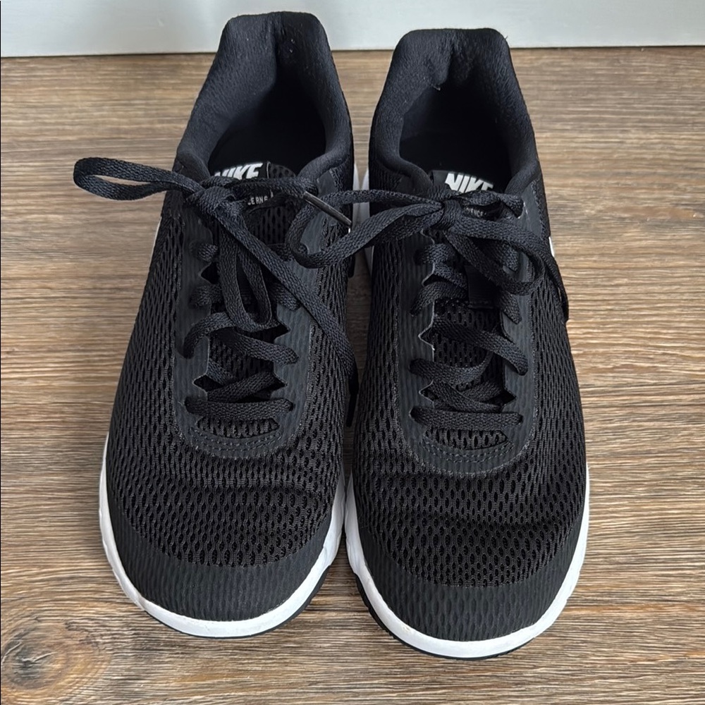 Nike Women's Black Flex Experience